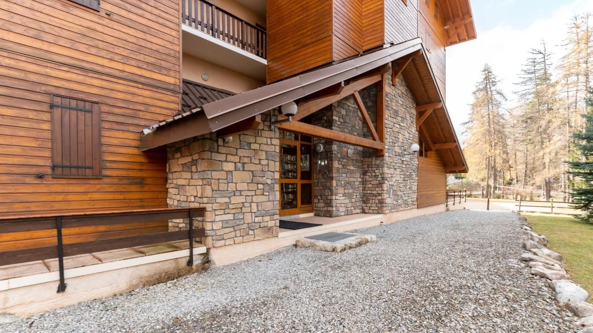 La Joue Du Loup, Appartement Pour 4 Avec Terrasse Le Devoluy Apartment
